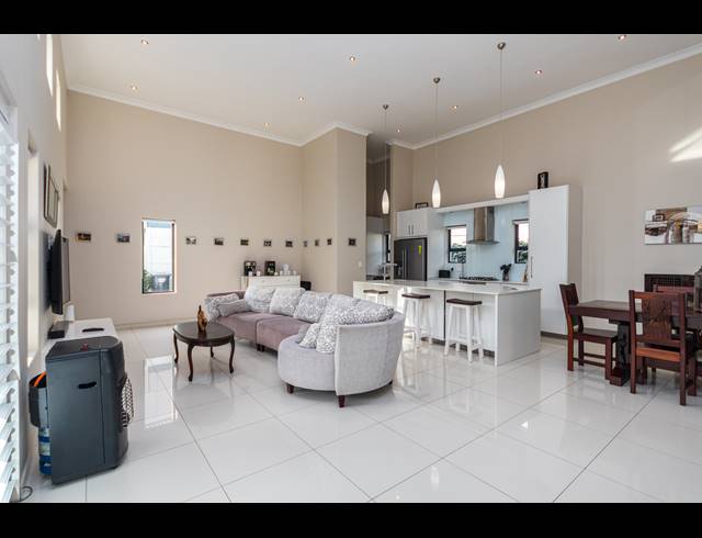 3 BEDROOM HOUSE RENTED IN PARKLANDS NORTH
